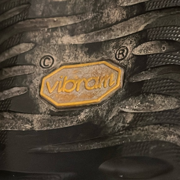 Ugg Australia leather boots size 10 - Picture 13 of 15